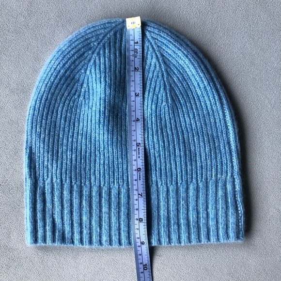 Nordstrom ~ Recycled Cashmere Blend Beanie ~ Light Blue ~ Soooo Soft!! - Picture 6 of 7